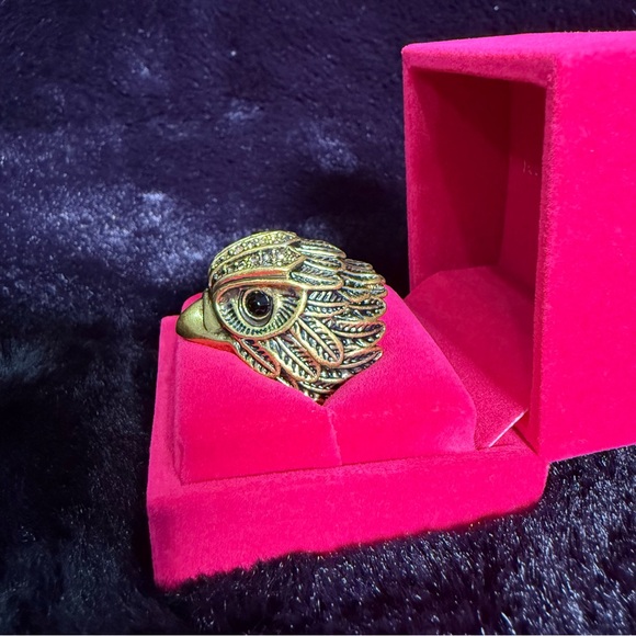 🦅✨ Kurt Geiger Gold Eagle Head Crystal XL Ring - Picture 5 of 11